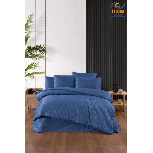 Deluxe Çift Kişilik Çizgili Saten Nevresim Takımı – Parlak ve Yumuşak Kumaş